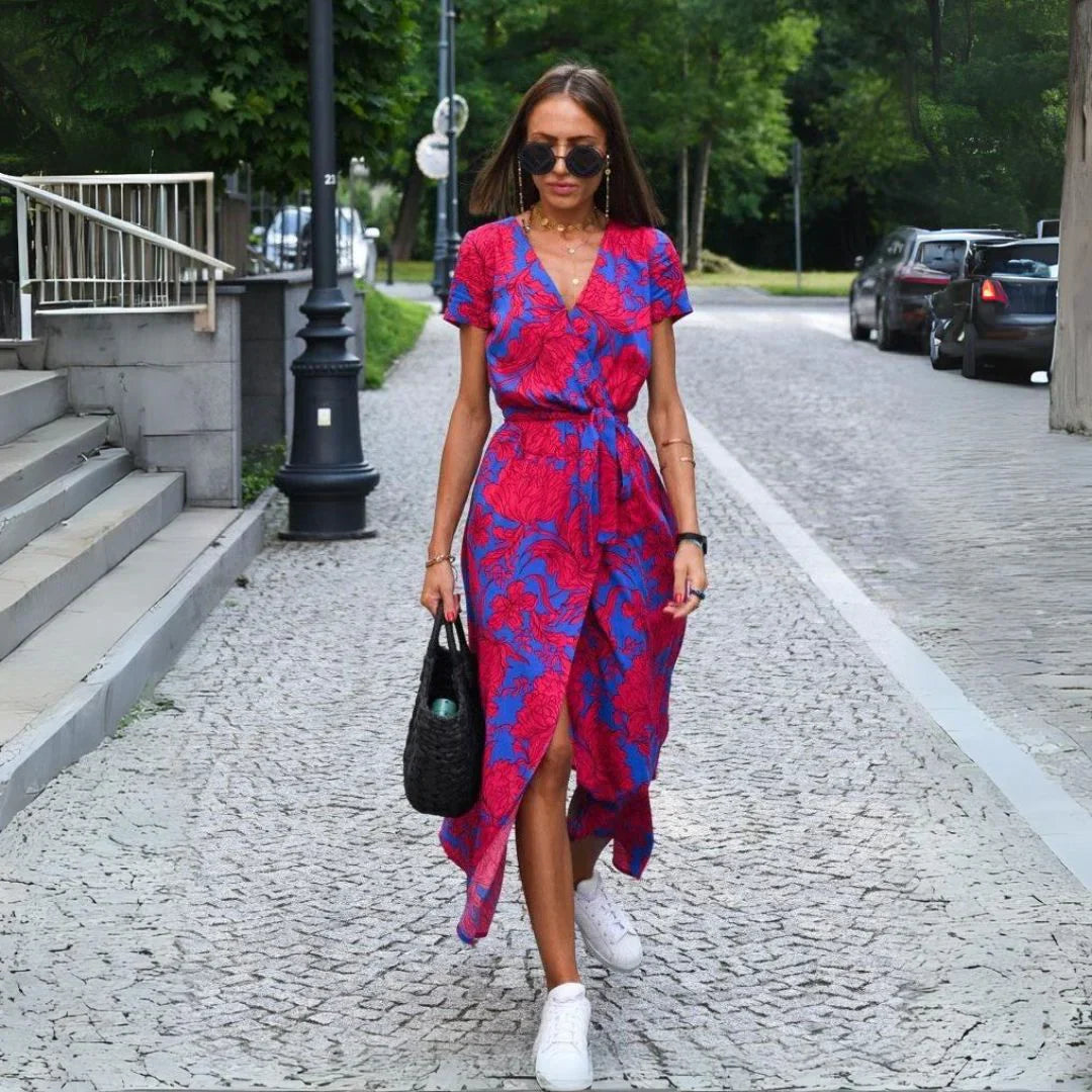 EVA | Elegancka Sukienka z Dekoltem w Serek i Zakryciem Brzucha